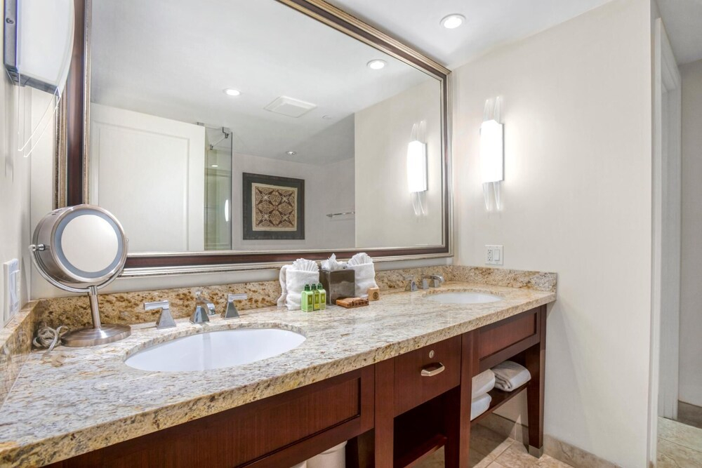 Honua Kai 4 Free Cars KBM Resorts Front Alii Suite 4 Units, 8 Bedrooms HK Ml-3149