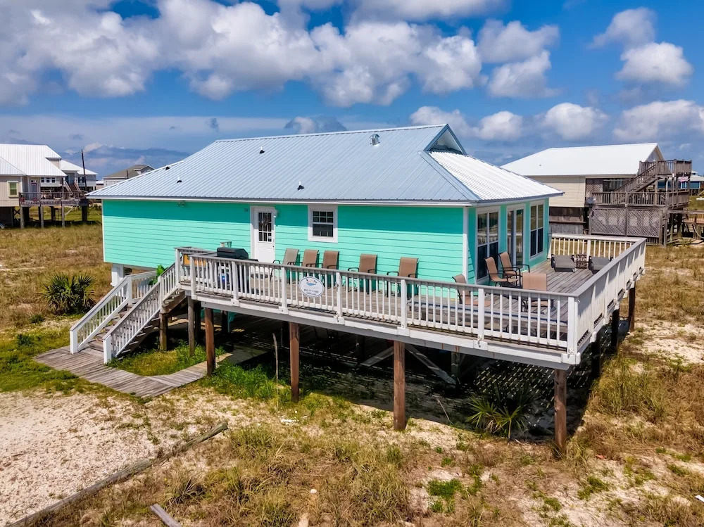 Seafari - Pet Friendly! Quiet Area Mere Feet To The Beach - Beach Side - No Busy Street To Cross! 2 Bedroom Home by RedAwning