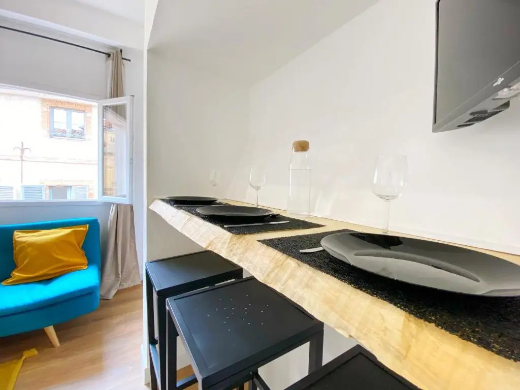 Hypercentre 9 Toulousain : appartement équipé