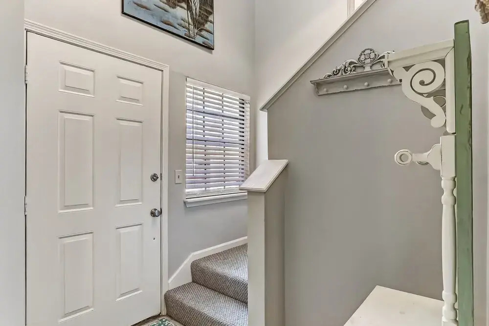 Secluded Cottage Like Home Close to Beach Access and One Street Away From Ocean by Redawning