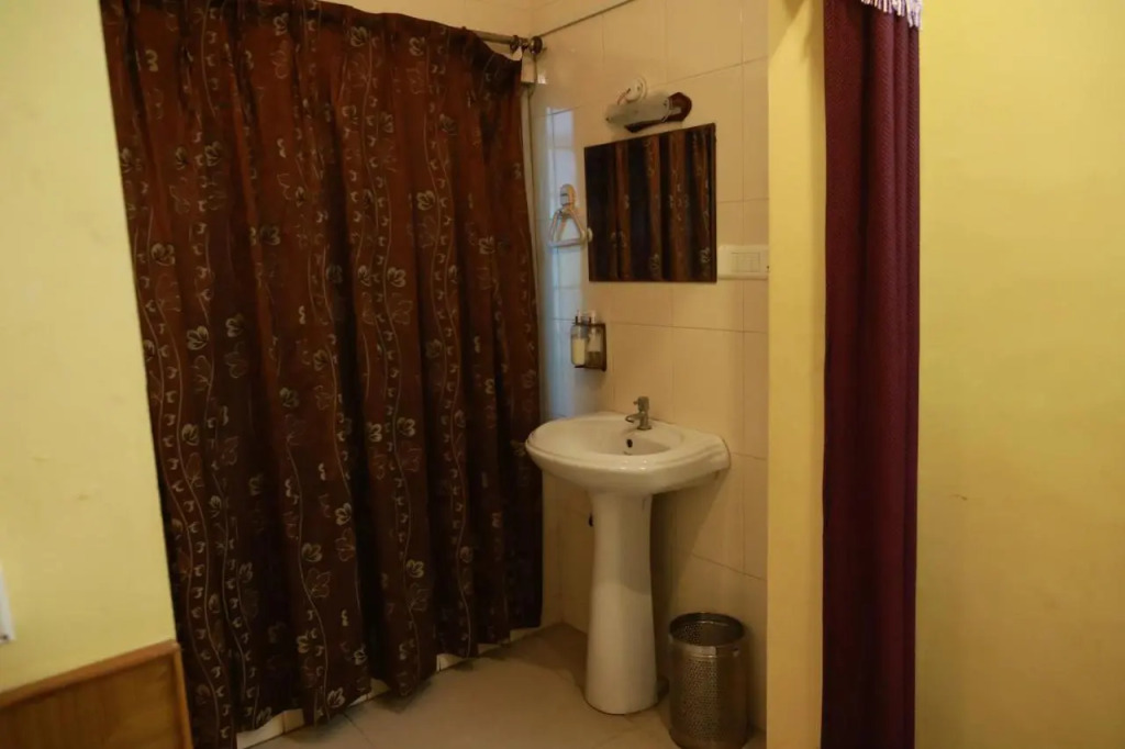 Sravanthy Inn