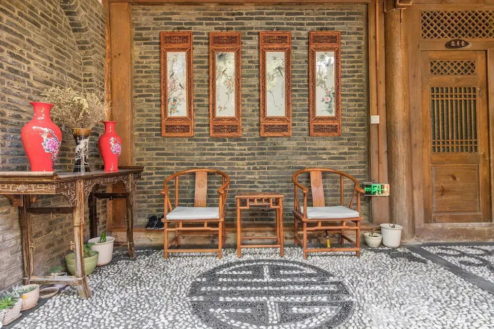Lijiang Langyun Inn