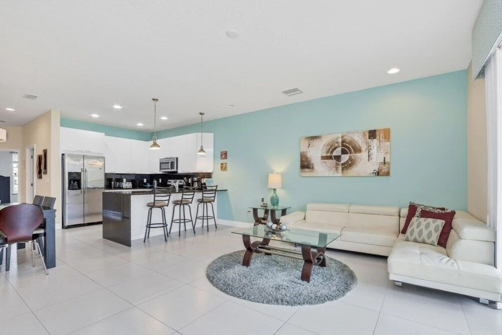 3 Bed Town Home With Splash Pool! 3 Bedroom Townhouse by RedAwning