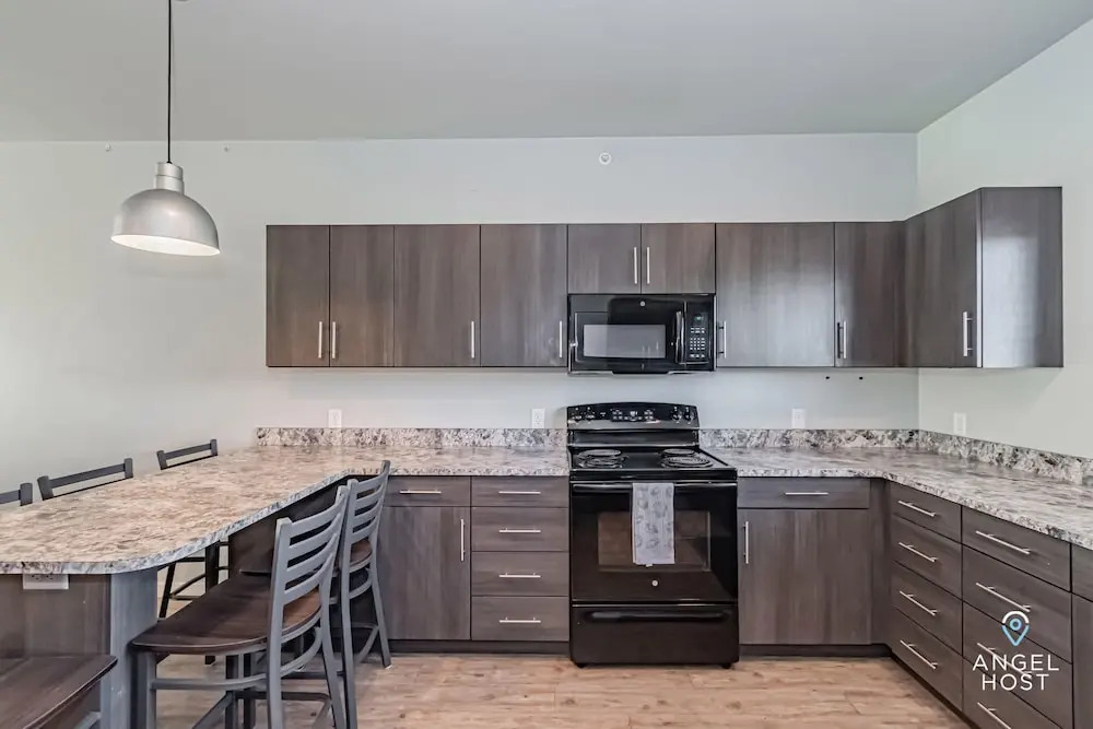 Bringhams Mill Apartments Perfect for Groups Full Kitchen Gym and Free Parking