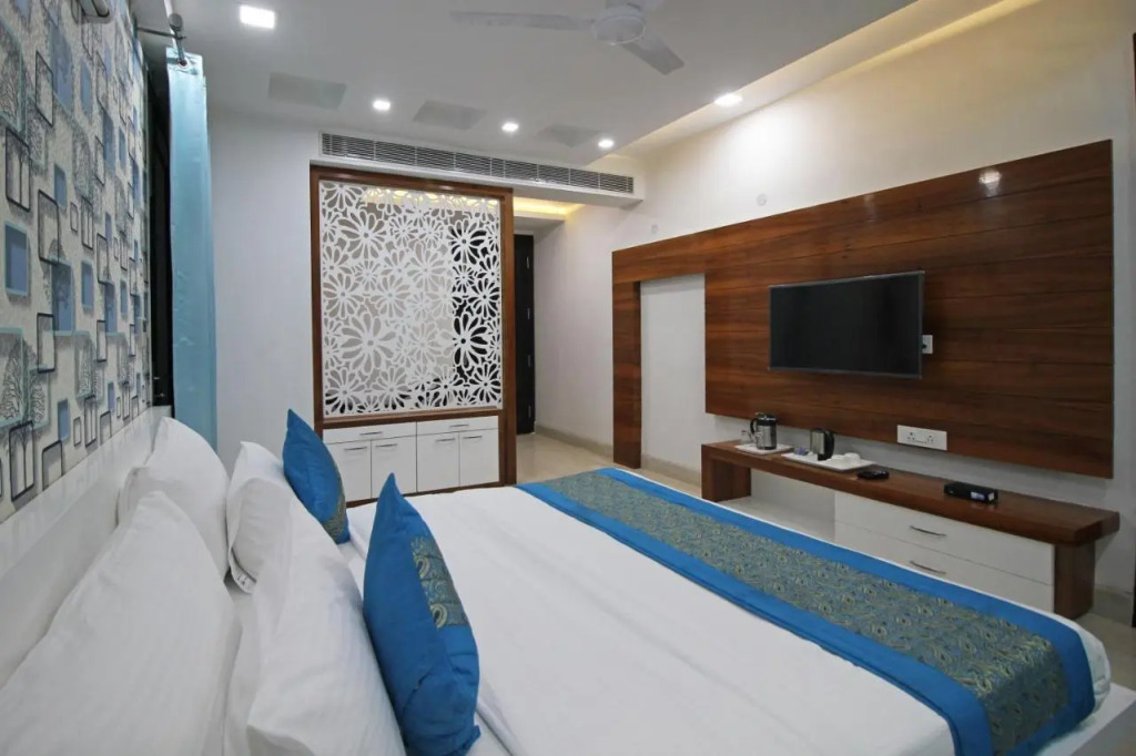 Gazebo Inn & Suites Medanta