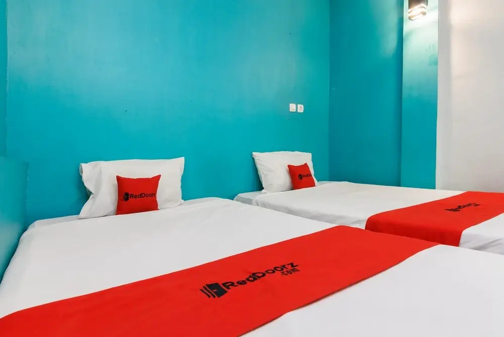 RedDoorz Syariah near Mall Of Serang