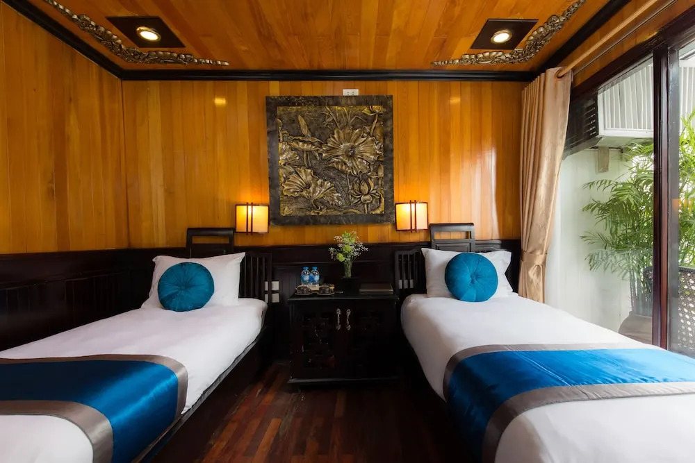 Verdure Lotus Grandeur Cruise on Ha Long Bay