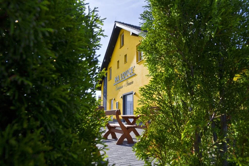 NA LOUCE Restaurace + Penzion