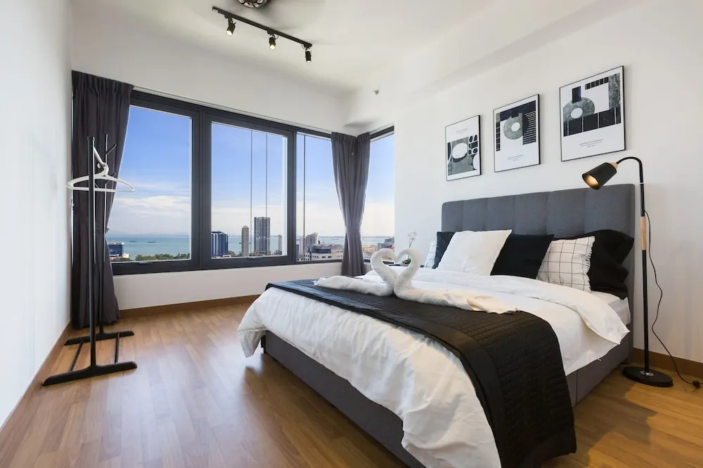 Tropicana 218 Macalister Snooker 3bedrooms by KS