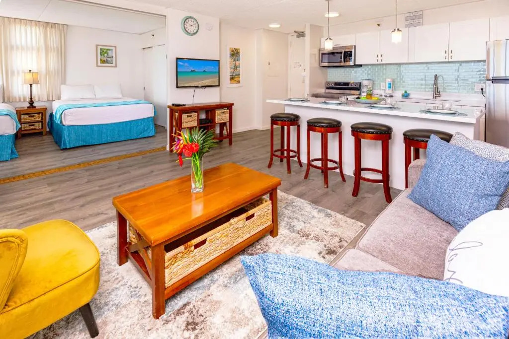 Beautiful 18th Floor with Panoramic Ocean Views 1 Block to Beach Free Parking & Wifi