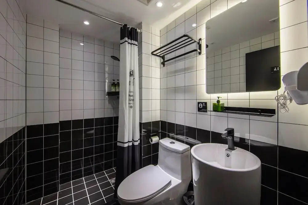 Iforest Hostel - Jing'an Temple Metro Station