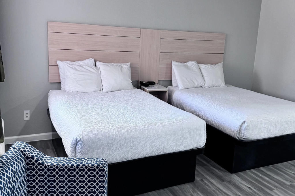 Travelodge by Wyndham Redding CA