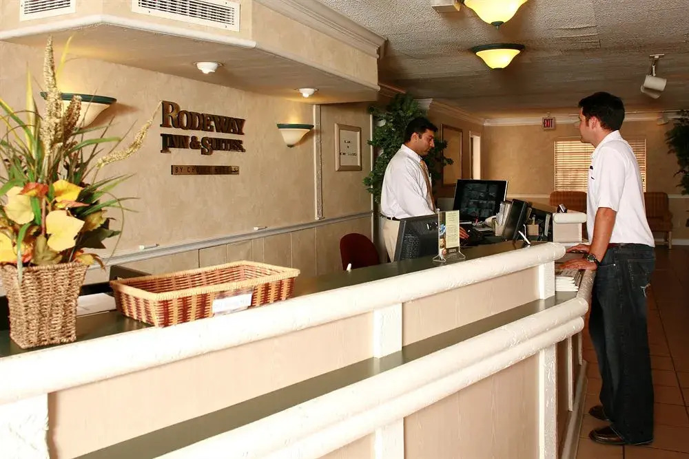 Rodeway Inn & Suites