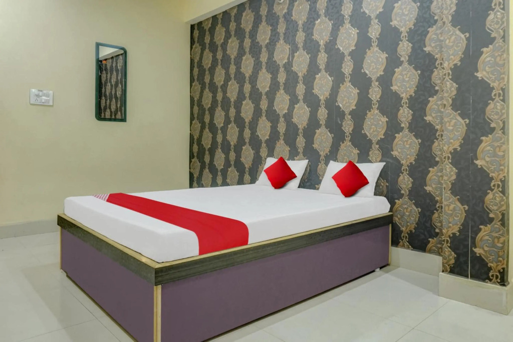OYO Flagship 92952 Youth Hotel