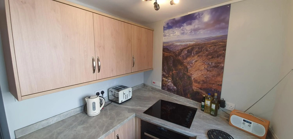 Cheddar Village Apartment