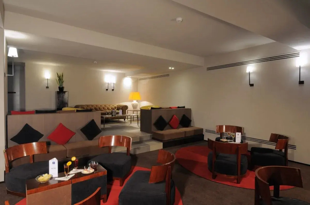Отель iH Hotels Milano Ambasciatori