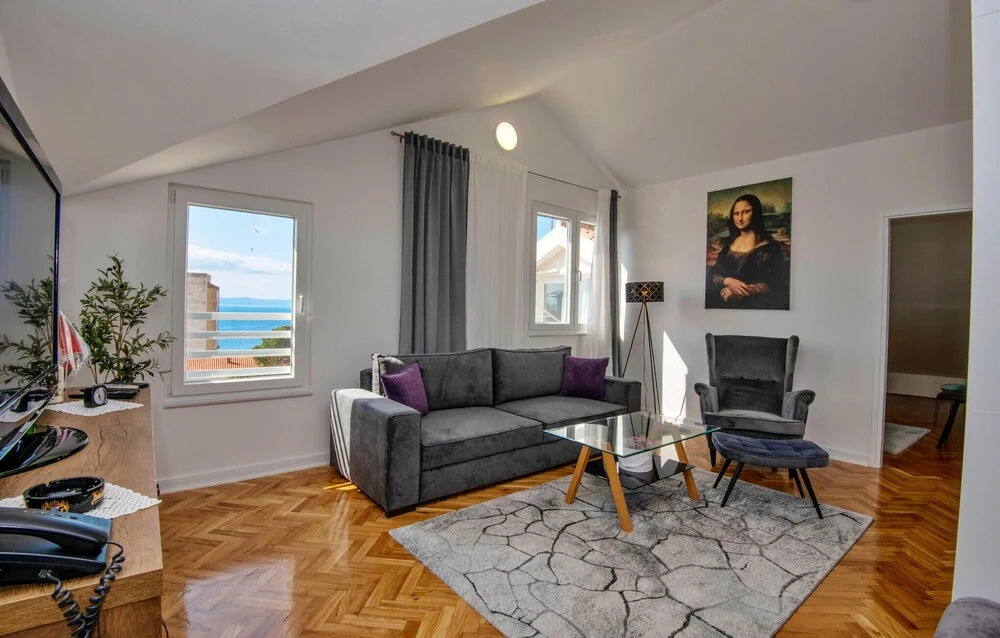 Beautiful Apartment in Makarska With Wifi and 2 Bedrooms