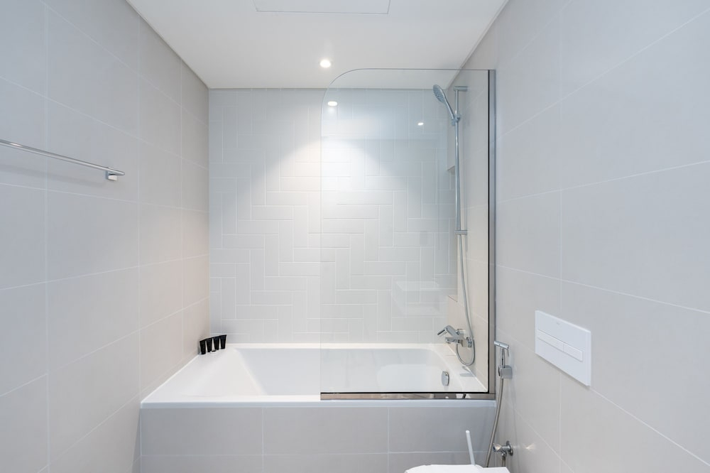 Serene 1BR w Private Palm View Balcony