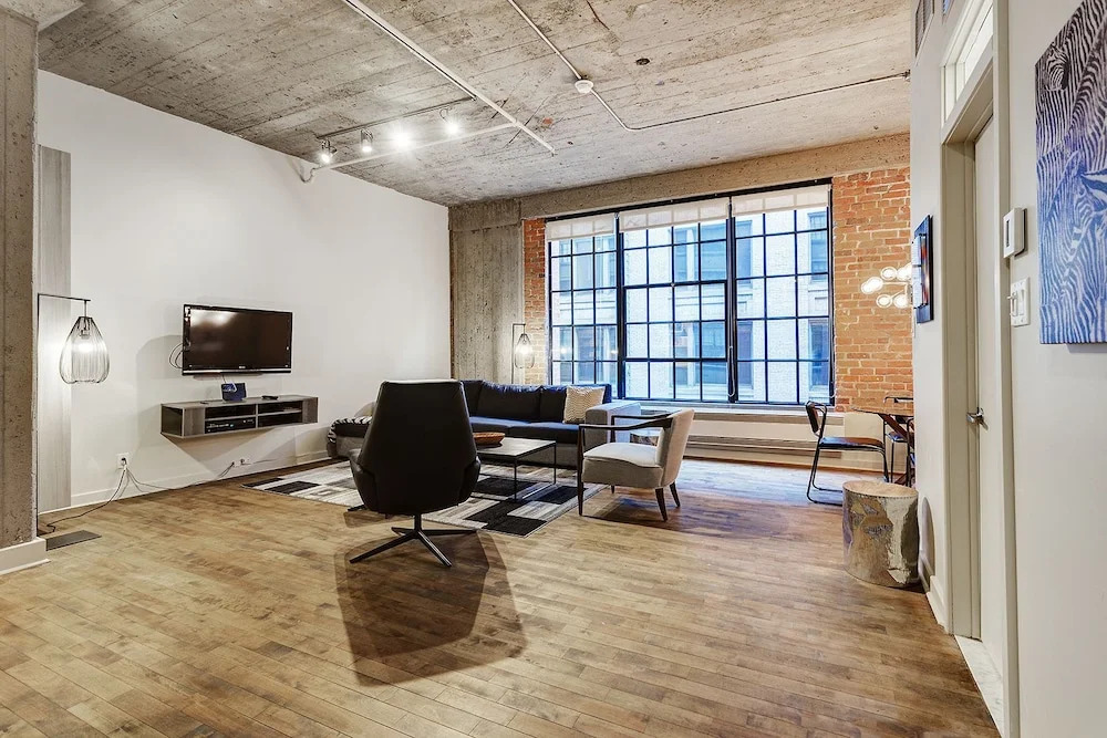 Unity Condo by Hometrotting