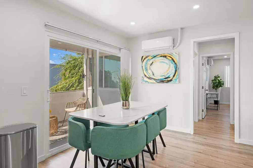 Foothills Oasis w Private Balcony Free Parking 3