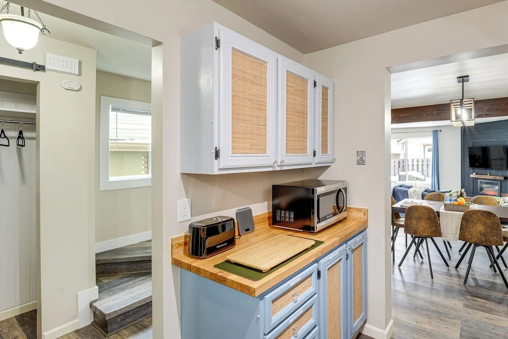Quiet Anchorage Home: Near Parks, Hikes & Airport!