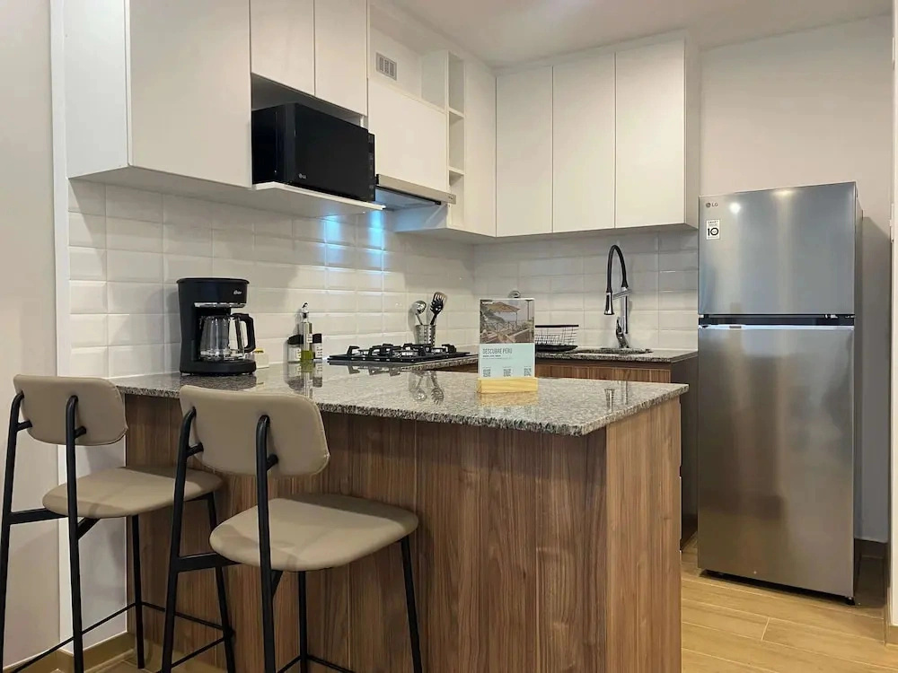 w Refined 1BR in the Heart of Miraflores