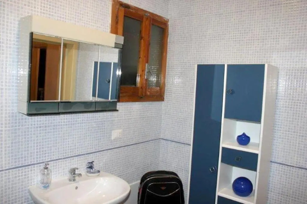 2 bedrooms villa at Spiaggiabella 50 m away from the beach with sea view and enclosed garden