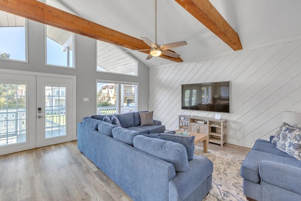 Tequila Little Time 3 Bedroom Home by Redawning