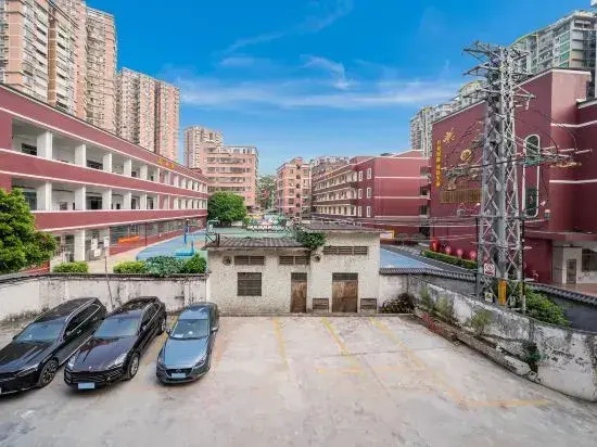 Liman Famous Apartment (Guangzhou Tianhecheng Huangcun Subway Station)
