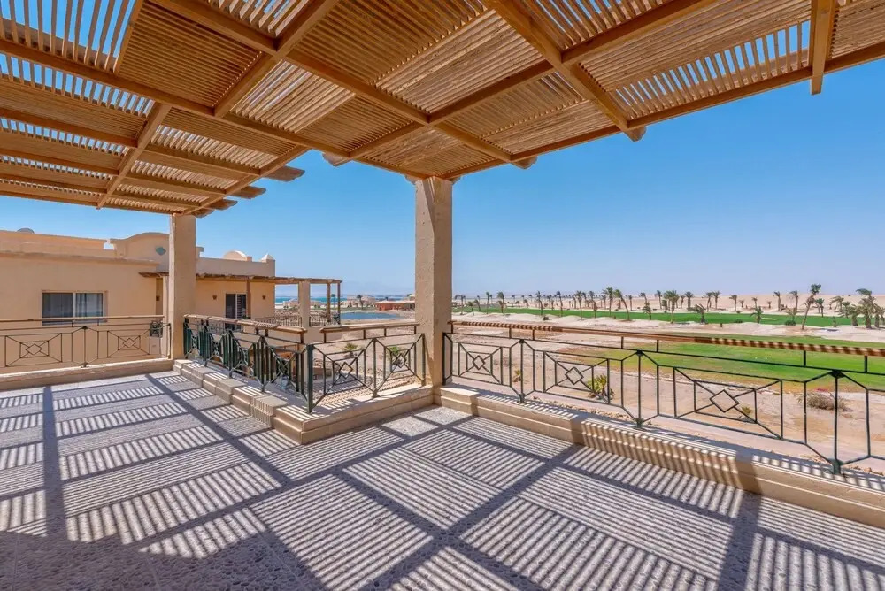 Vesta - Luxury APT II - 2BR - Golf