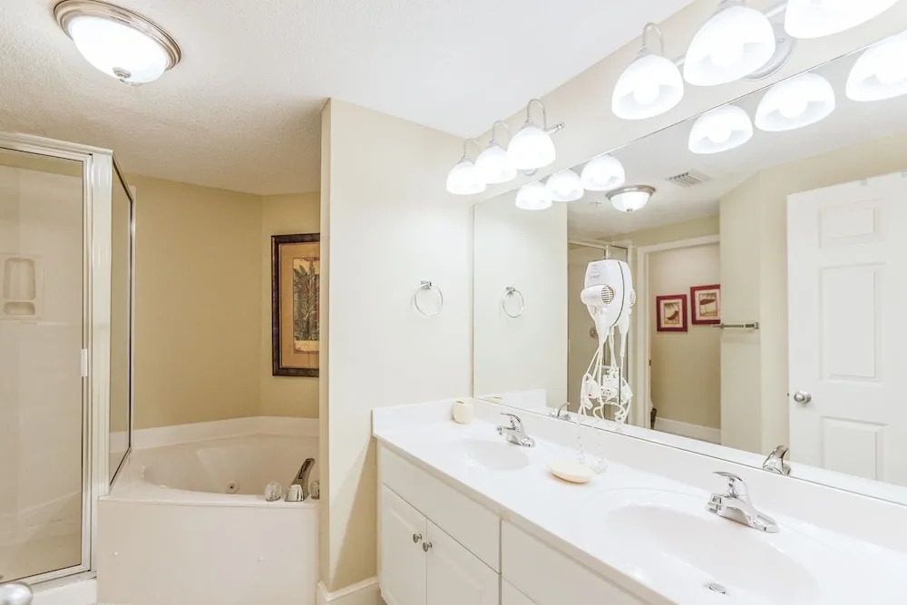 10901 Front Beach Rd Condo OFC 607 2 Bedrooms 2 Bathrooms Condo