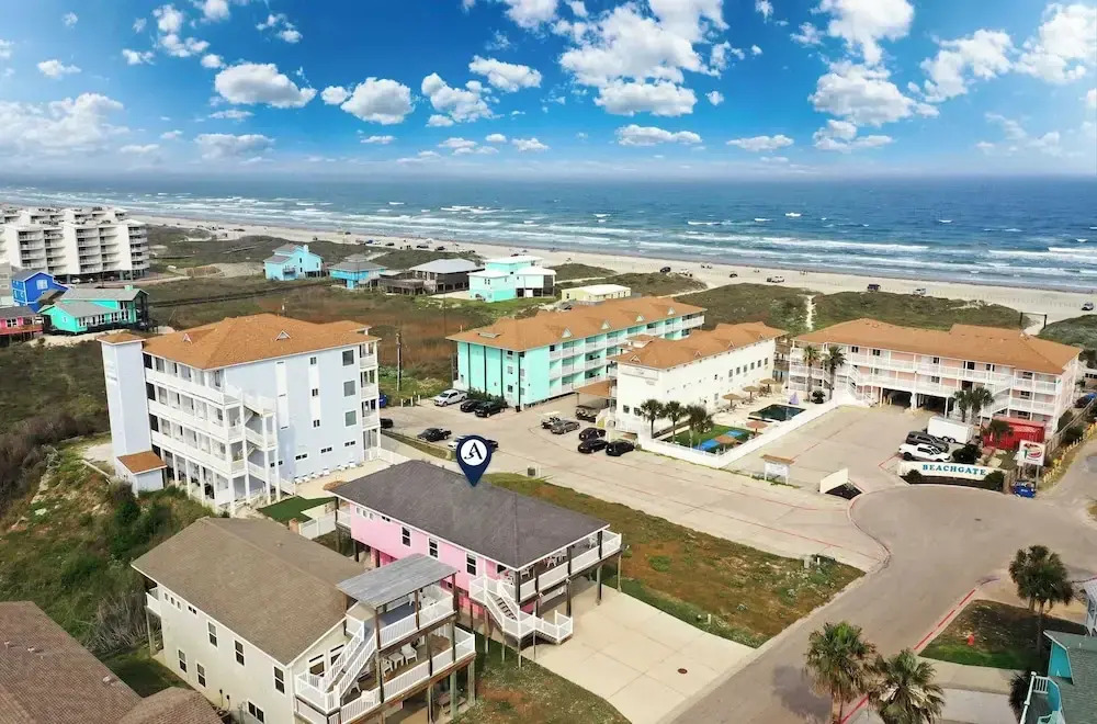 Steps to Beach, Balcony, Ocean View Golf Cart Zone Casa Rosada by Avantstay