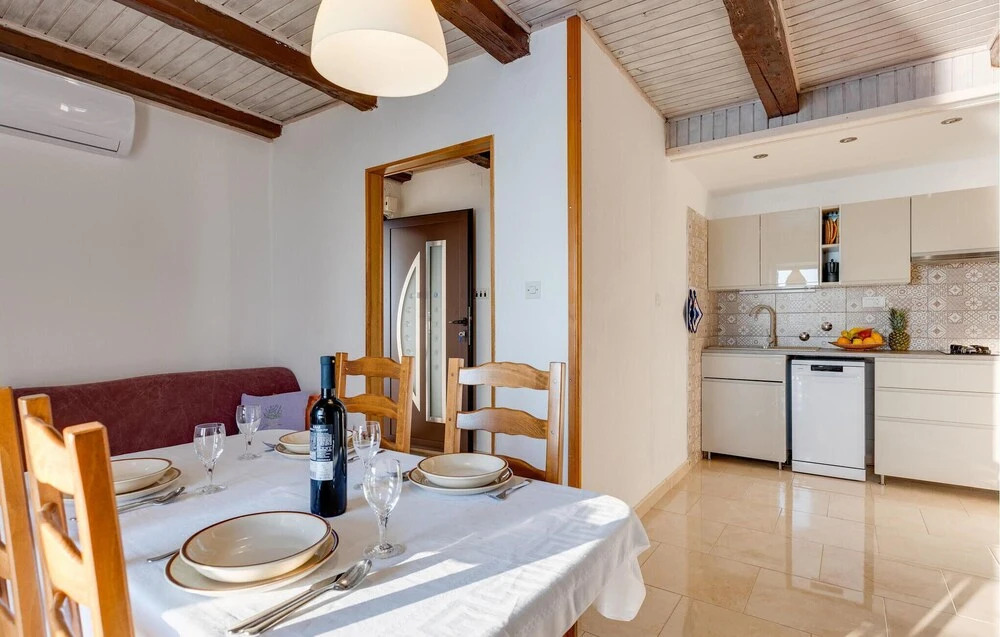 Stunning Apartment in Stara Baska With Wifi and 2 Bedrooms