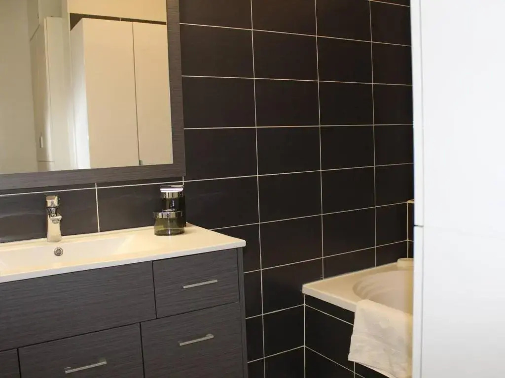 Appartement Villeneuve-Loubet, 3 pièces, 4 personnes - FR-1-252A-59