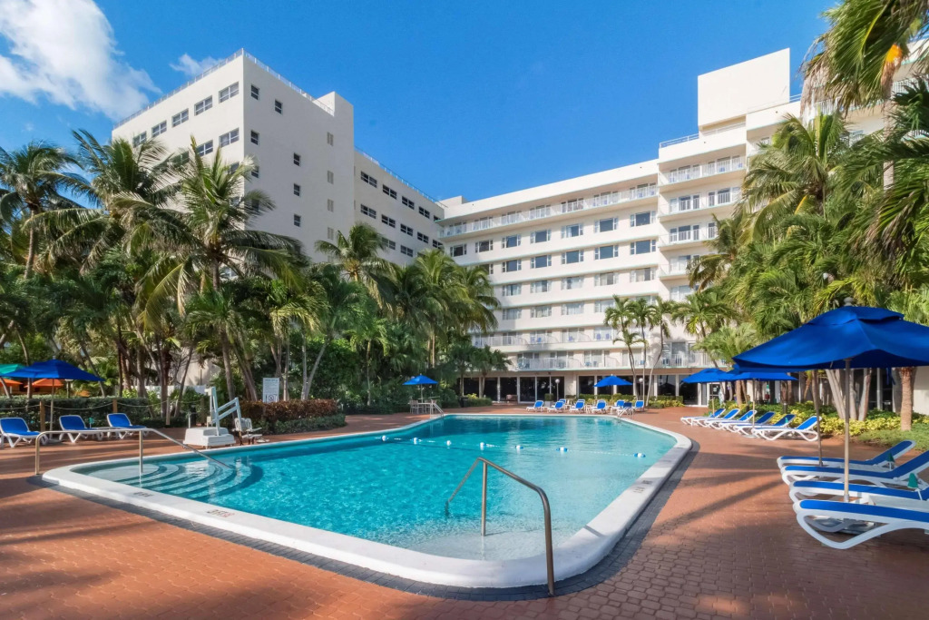 Radisson Resort Miami Beach