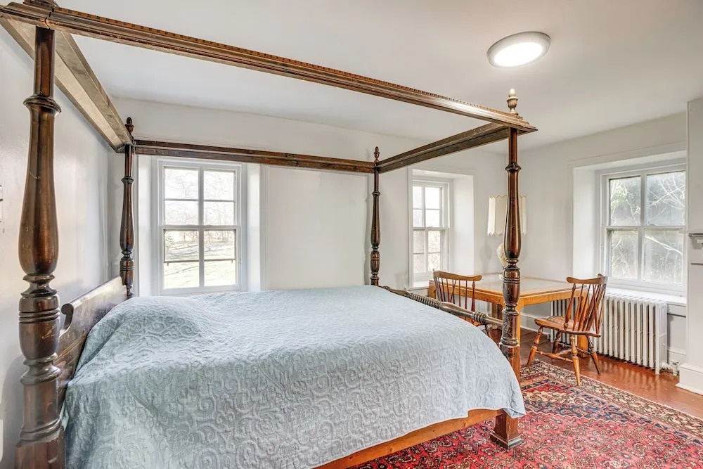 Experience a 17th-century Spring Manor