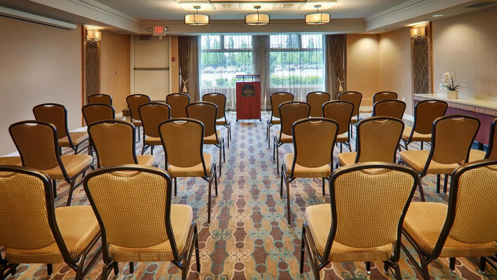 Best Western PLUS Langley Inn
