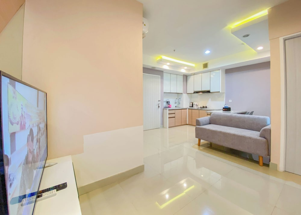 Homey And Well Furnished 2Br Grand Kamala Lagoon Apartment