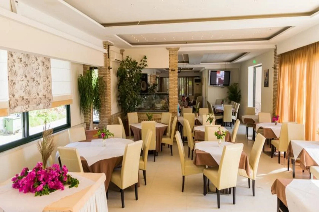 Zante Plaza Hotel & Apartments