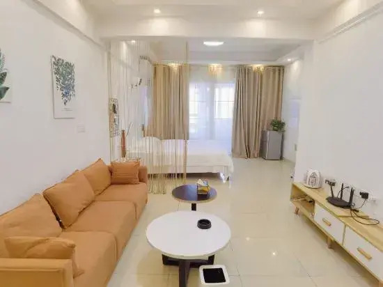 Manqi Boutique Cinema Apartment (Nanchang Coco Yuecheng Branch)