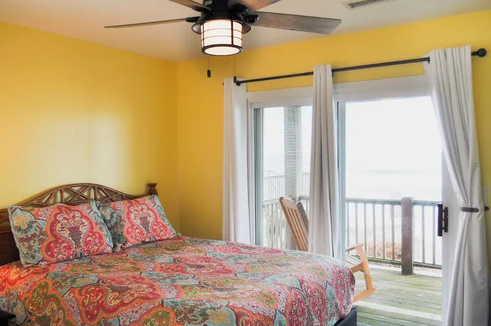 Sunflower Beach House by Topsail Realty