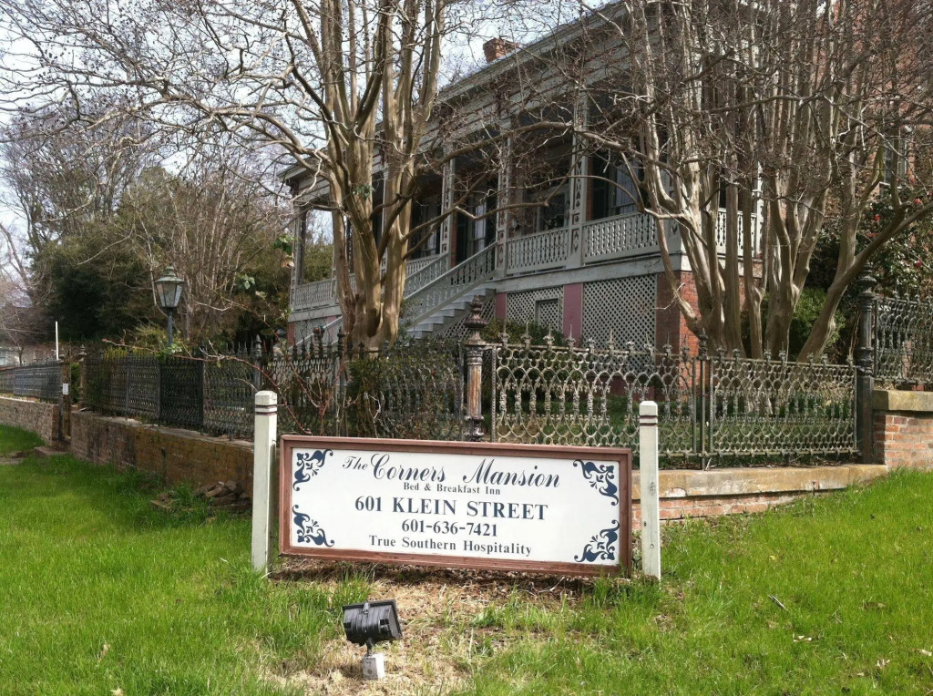Corners Mansion Inn - A Bed and Breakfast