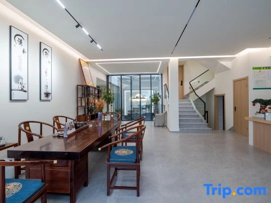 Jiuhuashan Huayuan Hotel (Jiuhuashan Scenic Area Visitor Service Center Branch)
