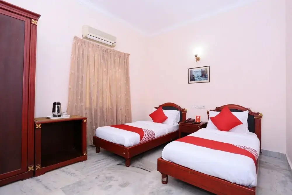 OYO 24157 Karthika Residency