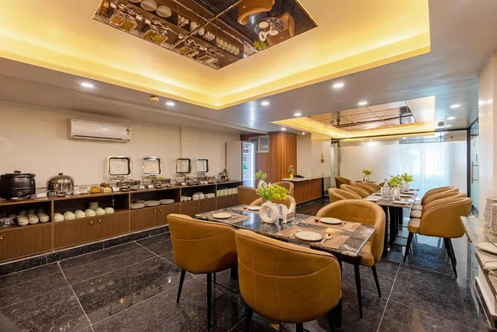 Saltstayz Premier - Paschim Vihar