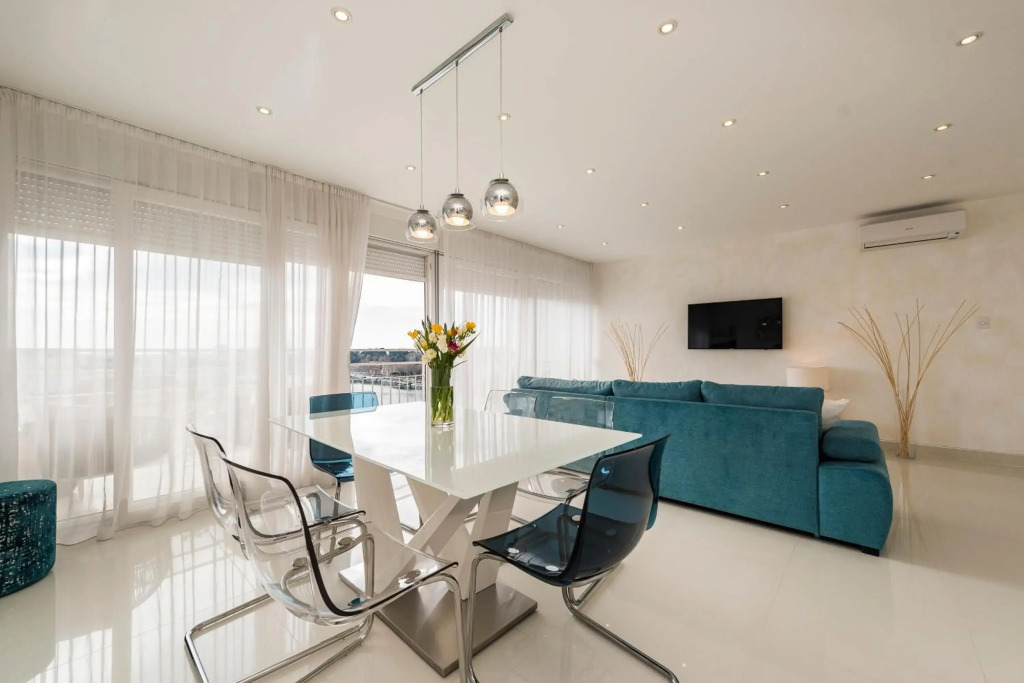 Urban Luxury Apartment