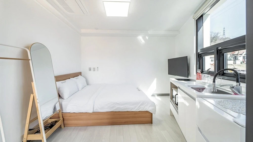 Yeosu Nangmanstay pension