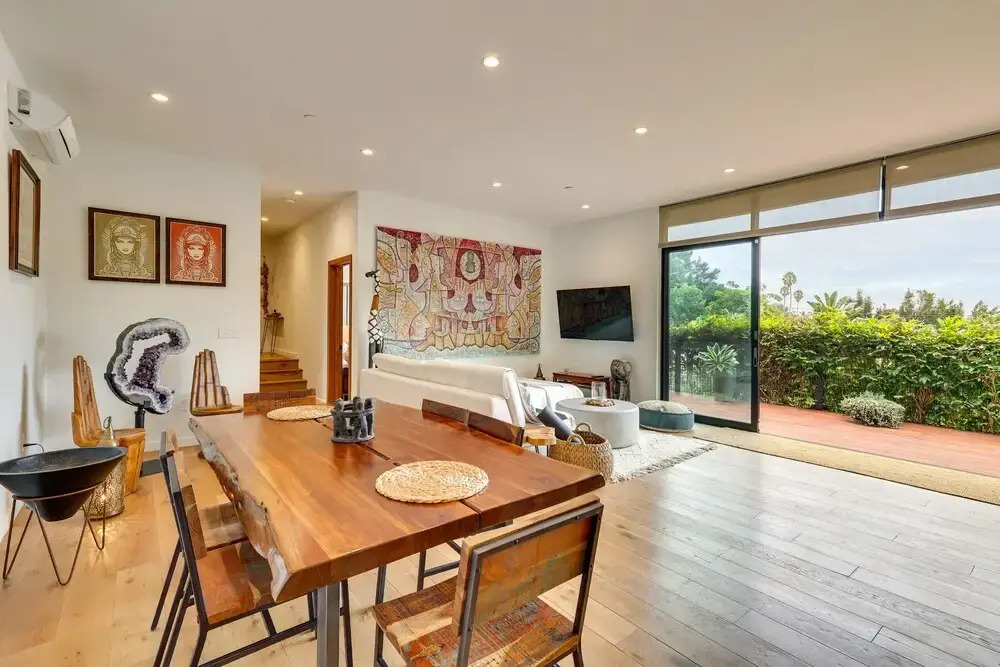 LA Nature Retreat w/ Rooftop Deck + Dtwn Views!