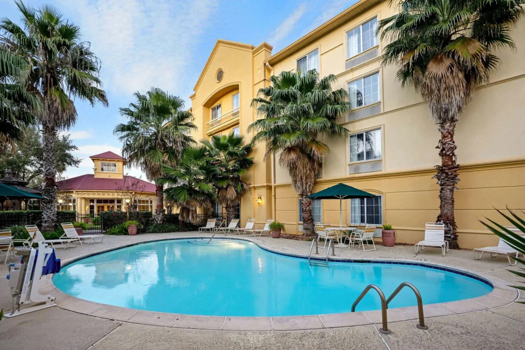 La Quinta by Wyndham Houston West Park 10