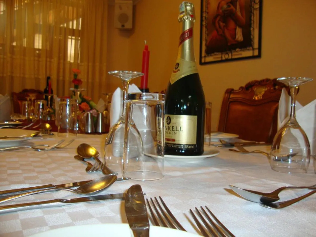 Hennessis Hotel